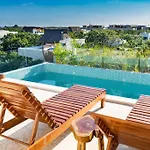 Tequila Sunrise103 Plunge Pool Beach Access